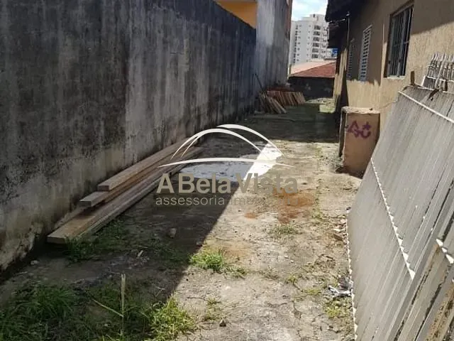 Casa com 355m² 3 quartos e 2 banheiros, à venda, no bairro Vila Yara em Osasco