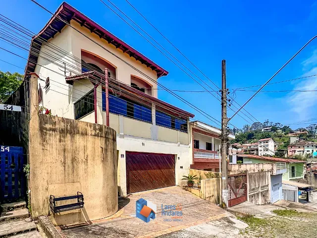 Casa com 369m² 4 quartos e 3 banheiros, à venda, no bairro Centro Alto em Ribeirão Pires