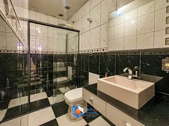 Casa com 369m² 4 quartos e 3 banheiros, à venda, no bairro Centro Alto em Ribeirão Pires