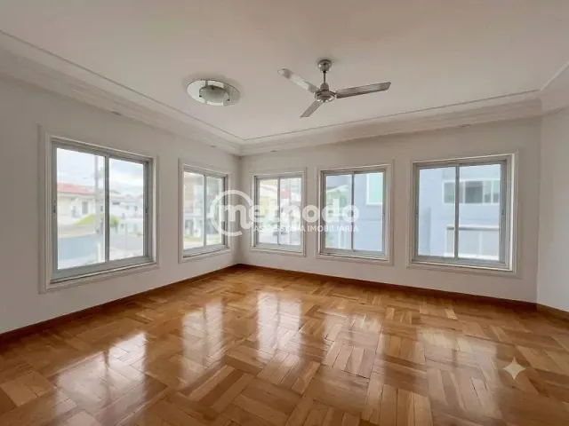 Casa com 600m² 4 quartos e 6 banheiros, para alugar, no bairro Loteamento Alphaville Campinas em Campinas