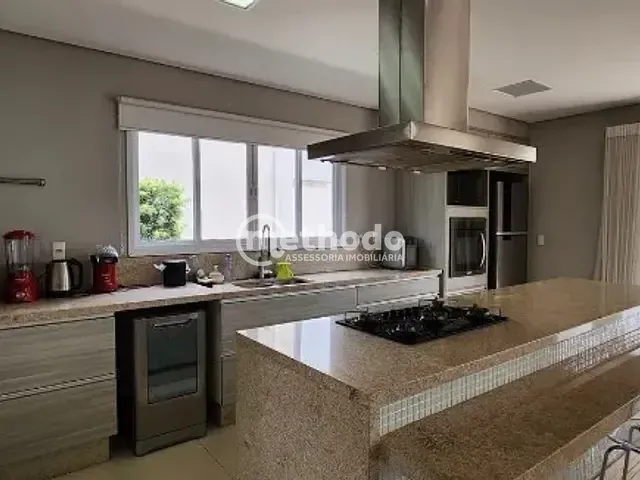Casa com 250m² 3 quartos e 5 banheiros, à venda, no bairro Parque das Quaresmeiras em Campinas