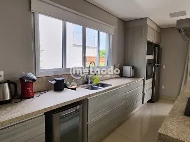 Casa com 250m² 3 quartos e 5 banheiros, à venda, no bairro Parque das Quaresmeiras em Campinas