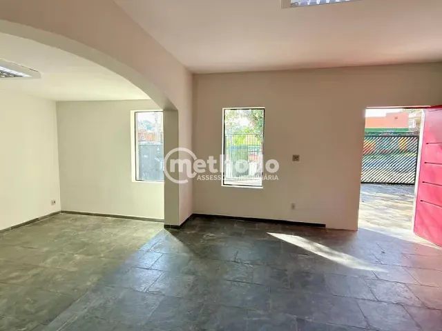 Casa com 335m², à venda, no bairro Vila Lemos em Campinas