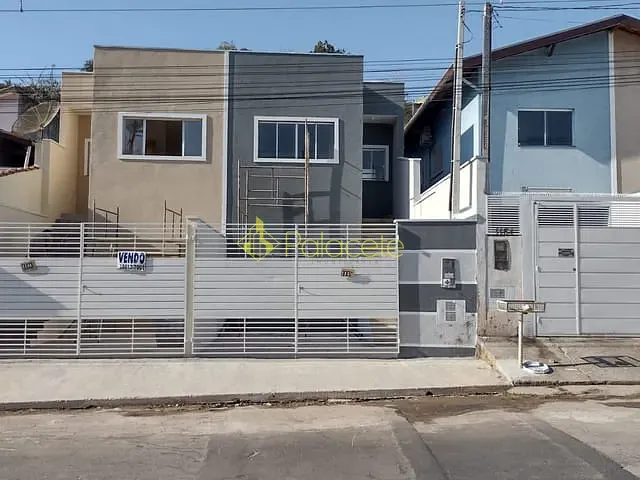 Casa com 64m², à venda, no bairro Residencial Estoril em Taubaté