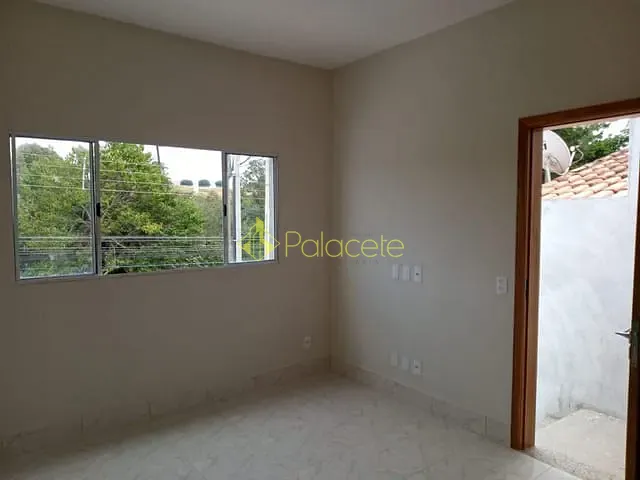Casa com 64m², à venda, no bairro Residencial Estoril em Taubaté