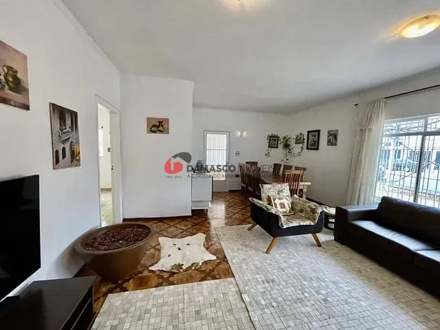Casa com 278m² 3 quartos e 1 banheiro, para alugar, no bairro Osvaldo Cruz em São Caetano do Sul