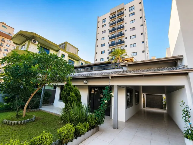 Foto do Casa - Casa para venda em Centro com 3 quartos, sendo 1 suíte, 305m² | Lares e Andares Imóveis