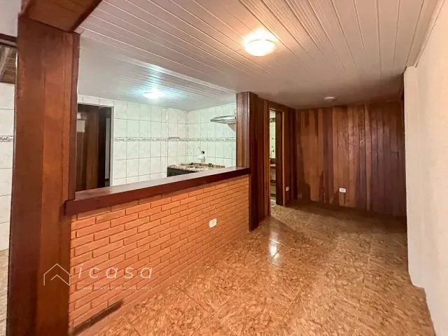 Casa com 250m² 5 quartos e 3 banheiros, à venda, no bairro Fracalanza em Campos do Jordão