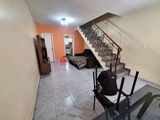 Casa com 105m² 2 quartos e 2 banheiros, à venda, no bairro Vila Palmares em Santo André