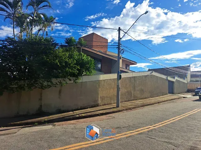 Casa com 517m² 4 quartos e 4 banheiros, à venda, no bairro Jardim das Samambaias em Jundiaí
