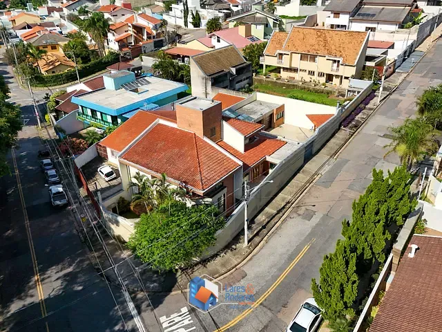 Casa com 517m² 4 quartos e 4 banheiros, à venda, no bairro Jardim das Samambaias em Jundiaí