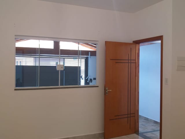 Casa 2 quartos e 1 banheiro, à venda, no bairro Residencial e Comercial Cidade Jardim em Pindamonhangaba