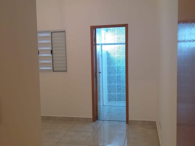 Casa 2 quartos e 1 banheiro, à venda, no bairro Residencial e Comercial Cidade Jardim em Pindamonhangaba