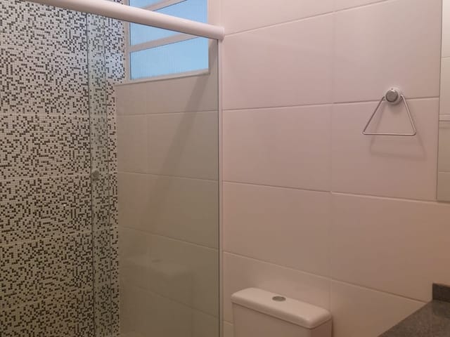 Casa 2 quartos e 1 banheiro, à venda, no bairro Residencial e Comercial Cidade Jardim em Pindamonhangaba