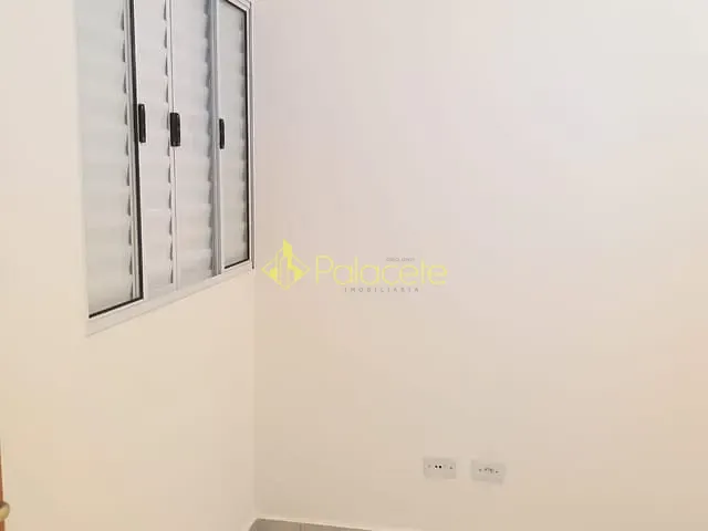 Casa 2 quartos e 1 banheiro, à venda, no bairro Residencial e Comercial Cidade Jardim em Pindamonhangaba