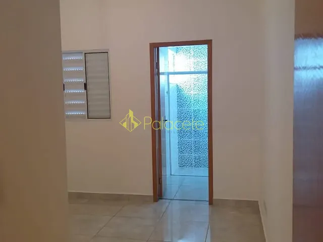Casa 2 quartos e 1 banheiro, à venda, no bairro Residencial e Comercial Cidade Jardim em Pindamonhangaba