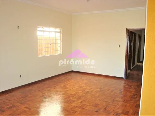 Casa com 356m² 4 quartos e 3 banheiros, à venda, no bairro Jardim Bela Vista em São José dos Campos