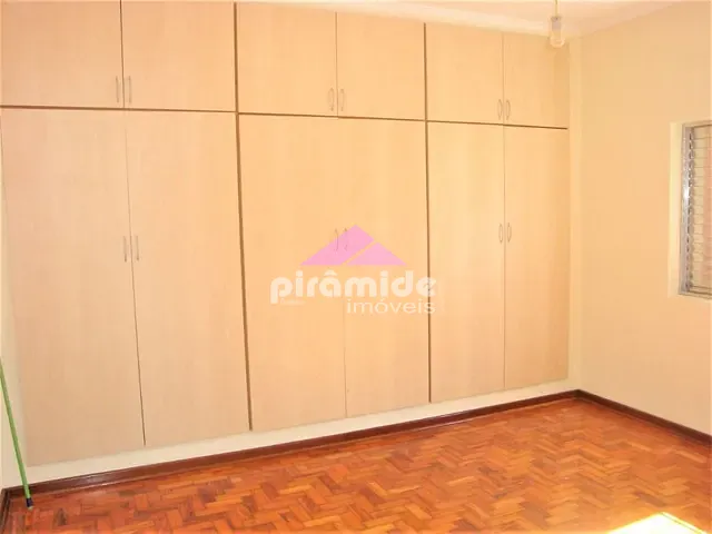 Casa com 356m² 4 quartos e 3 banheiros, à venda, no bairro Jardim Bela Vista em São José dos Campos