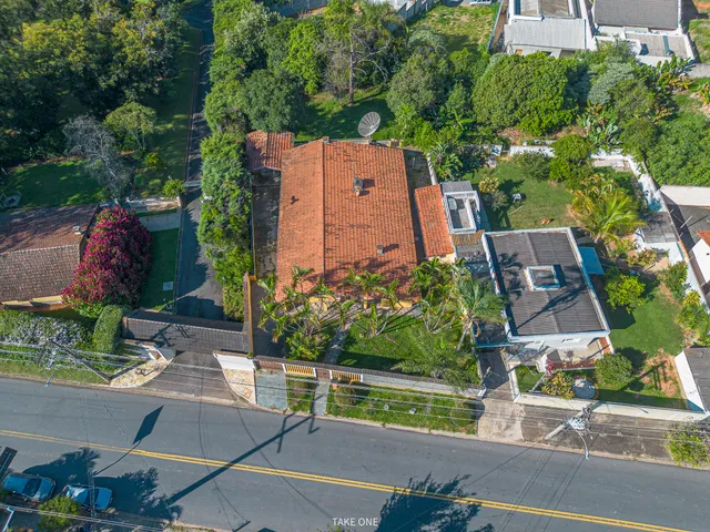 Foto do Casa - Casa para venda em Centro com 4 quartos, sendo 1 suíte, 281m² | Lares e Andares Imóveis