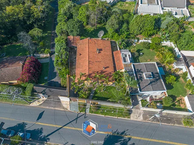 Casa com 1056m² 4 quartos e 2 banheiros, à venda, no bairro Centro em Itatiba