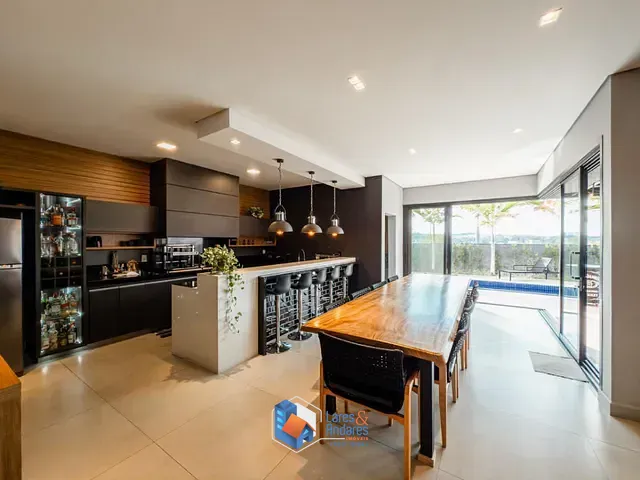 Casa com 464m² 4 quartos e 6 banheiros, à venda, no bairro Portal dos Bandeirantes Salto em Salto