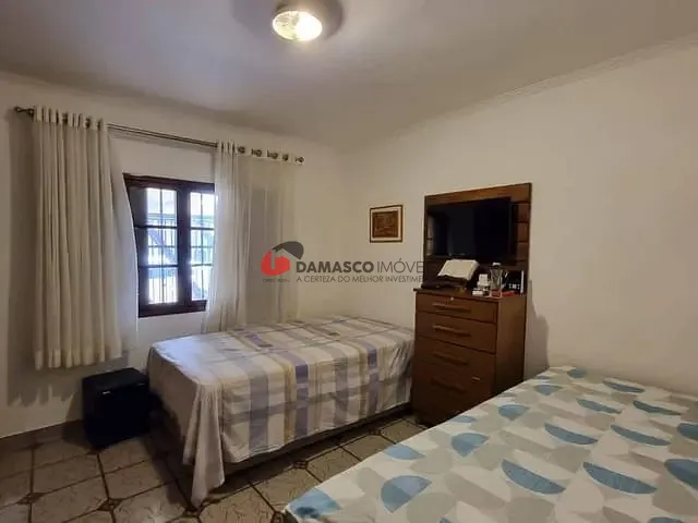 Casa com 202m² 6 quartos e 4 banheiros, à venda, no bairro Olímpico em São Caetano do Sul