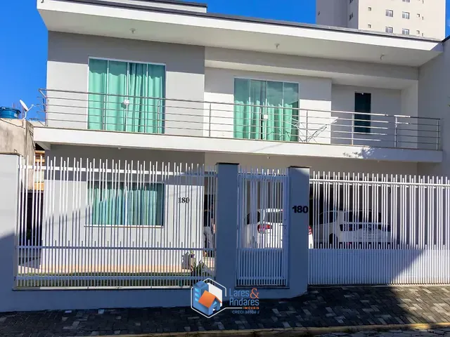 Casa com 240m² 3 quartos e 3 banheiros, à venda, no bairro São Francisco de Assis em Camboriú