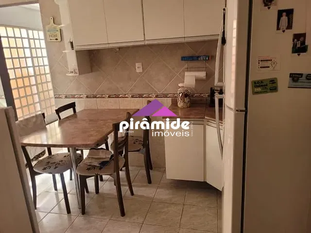 Casa com 150m² 4 quartos e 3 banheiros, à venda, no bairro Bosque dos Eucaliptos em São José dos Campos