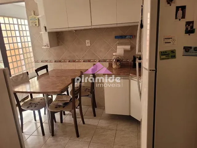 Casa com 150m² 4 quartos e 3 banheiros, à venda, no bairro Bosque dos Eucaliptos em São José dos Campos