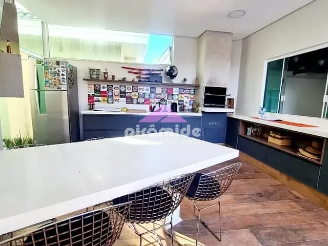 Casa com 375m² 4 quartos e 4 banheiros, à venda, no bairro Urbanova em São José dos Campos