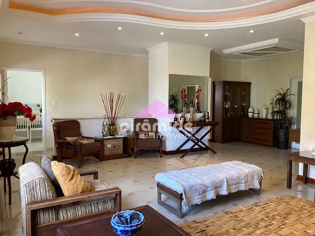 Casa com 375m² 4 quartos e 5 banheiros, à venda, no bairro Vila Zezé em Jacareí