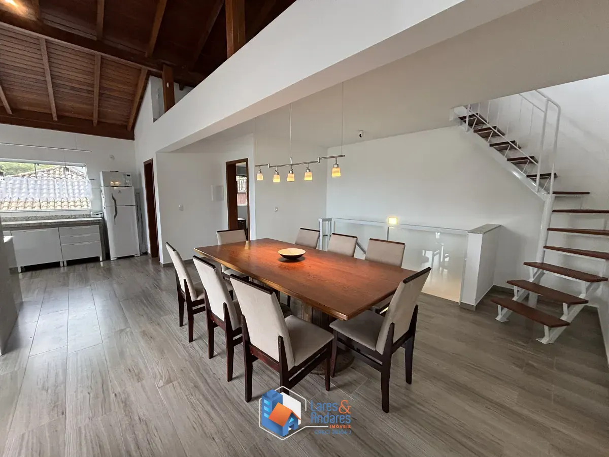 Casa, 4 quartos, 227 m² - Foto 1