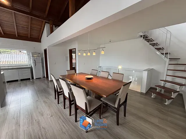 Casa com 350m² 4 quartos e 6 banheiros, à venda, no bairro Sambaqui em Florianópolis