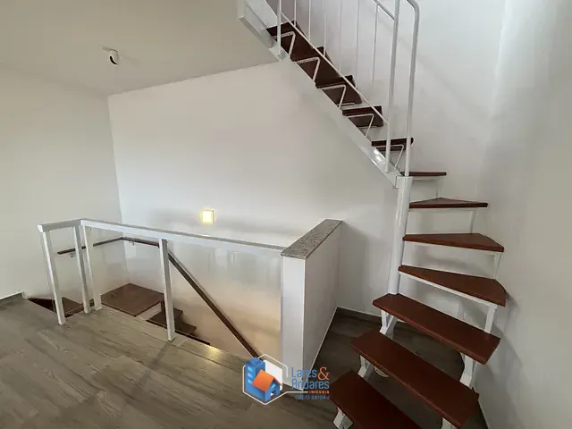 Casa com 350m² 4 quartos e 6 banheiros, à venda, no bairro Sambaqui em Florianópolis