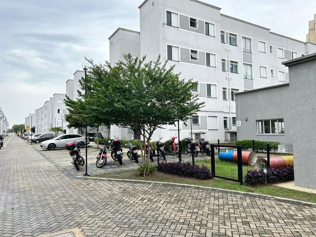 Casa com 300m² 5 quartos e 4 banheiros, à venda ou para alugar, no bairro Jardim das Nações em Taubaté