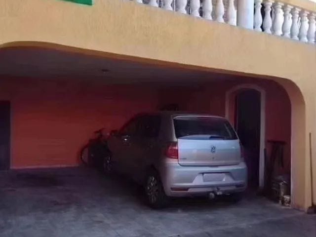 Casa com 300m² 5 quartos e 4 banheiros, à venda ou para alugar, no bairro Jardim das Nações em Taubaté