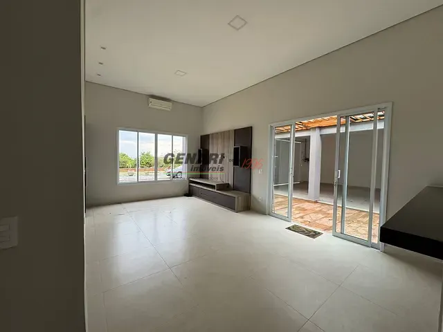 Casa com 300m² 4 quartos e 4 banheiros, à venda, no bairro Jardim Residencial Dona Lucilla em Indaiatuba