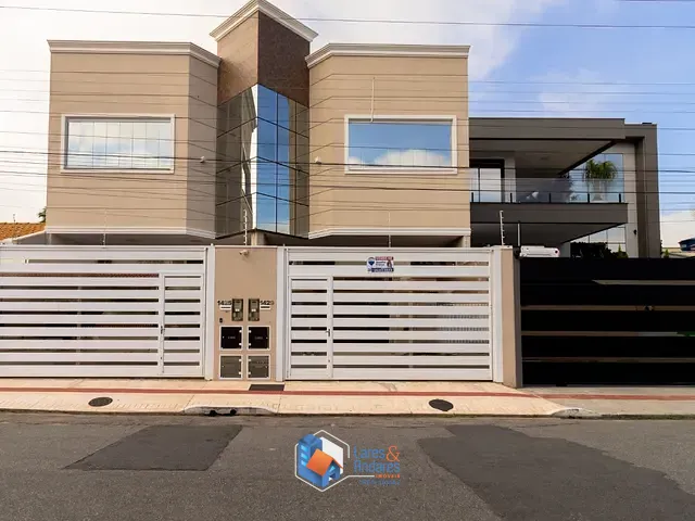 Casa com 126m² 3 quartos e 4 banheiros, à venda, no bairro Centro em Balneário Camboriú