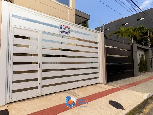 Casa com 126m² 3 quartos e 4 banheiros, à venda, no bairro Centro em Balneário Camboriú