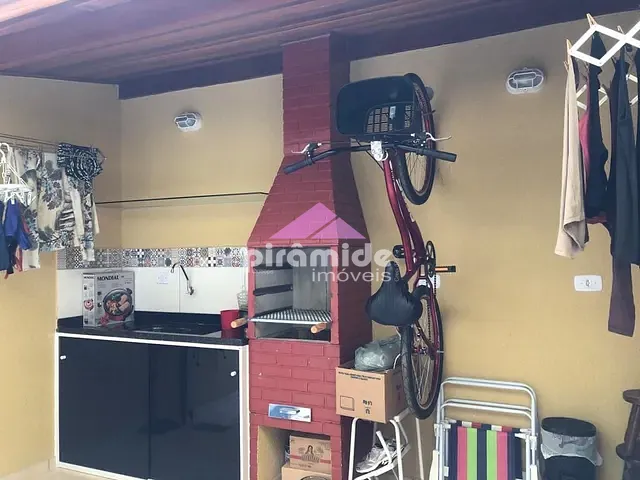 Casa com 89m² 2 quartos e 2 banheiros, à venda, no bairro Massaguaçu em Caraguatatuba