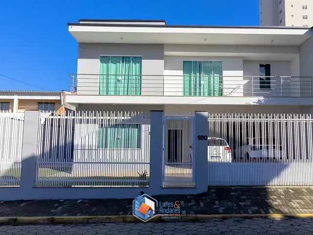 Casa com 180m² 3 quartos e 4 banheiros, à venda, no bairro São Francisco de Assis em Camboriú
