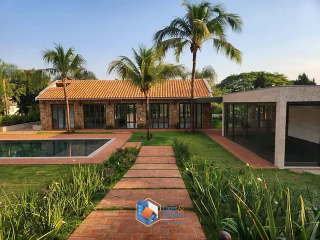 Casa com 2100m² 4 quartos e 8 banheiros, à venda, no bairro Condomínio Veneza em Ribeirão Preto