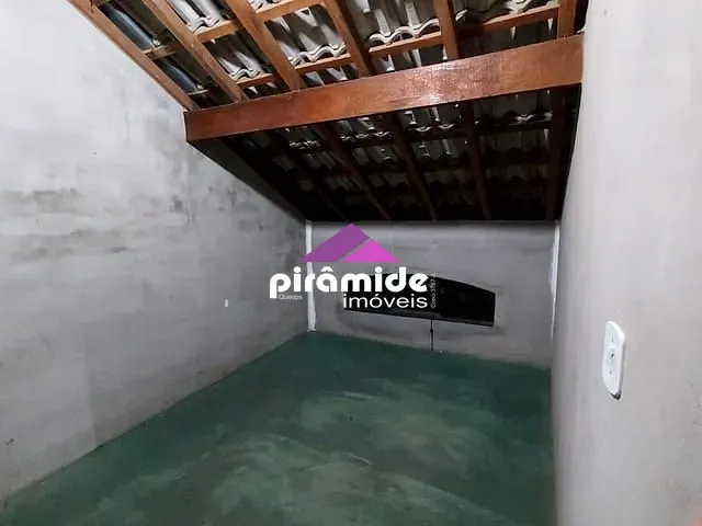 Casa com 225m² 3 quartos e 2 banheiros, à venda, no bairro Jardim Portugal em São José dos Campos