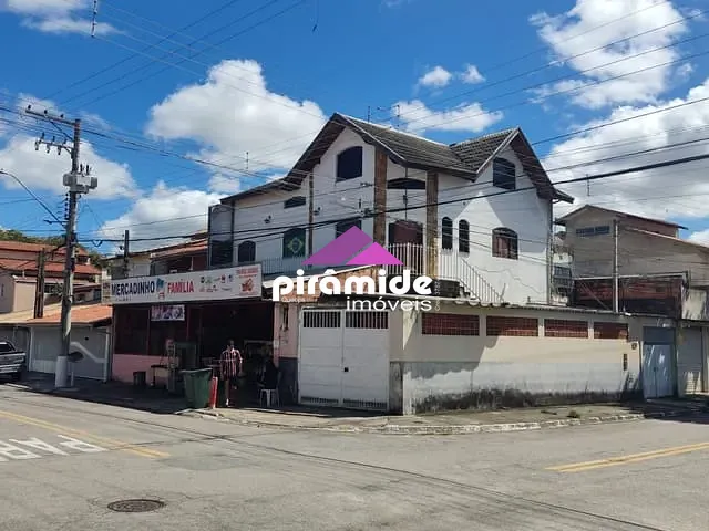 Casa com 225m² 3 quartos e 2 banheiros, à venda, no bairro Jardim Portugal em São José dos Campos