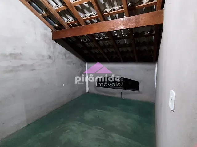 Casa com 225m² 3 quartos e 2 banheiros, à venda, no bairro Jardim Portugal em São José dos Campos