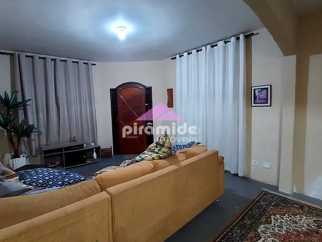 Casa com 225m² 3 quartos e 2 banheiros, à venda, no bairro Jardim Portugal em São José dos Campos
