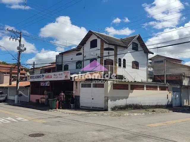 Casa com 225m² 3 quartos e 2 banheiros, à venda, no bairro Jardim Portugal em São José dos Campos
