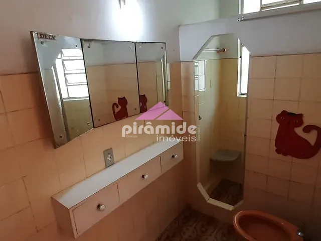 Casa com 600m² 4 quartos e 3 banheiros, à venda, no bairro Jardim Jaqueira em Caraguatatuba