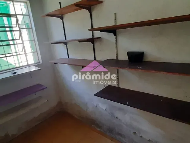 Casa com 600m² 4 quartos e 3 banheiros, à venda, no bairro Jardim Jaqueira em Caraguatatuba