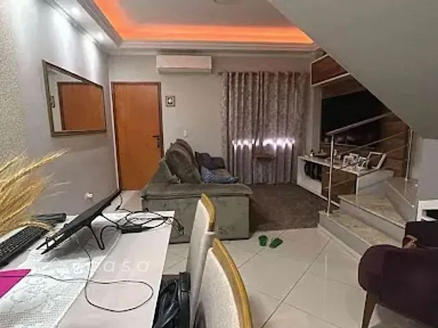 Casa com 116m² 2 quartos e 1 banheiro, à venda ou para alugar, no bairro Jardim Altos de Santana I em Jacareí